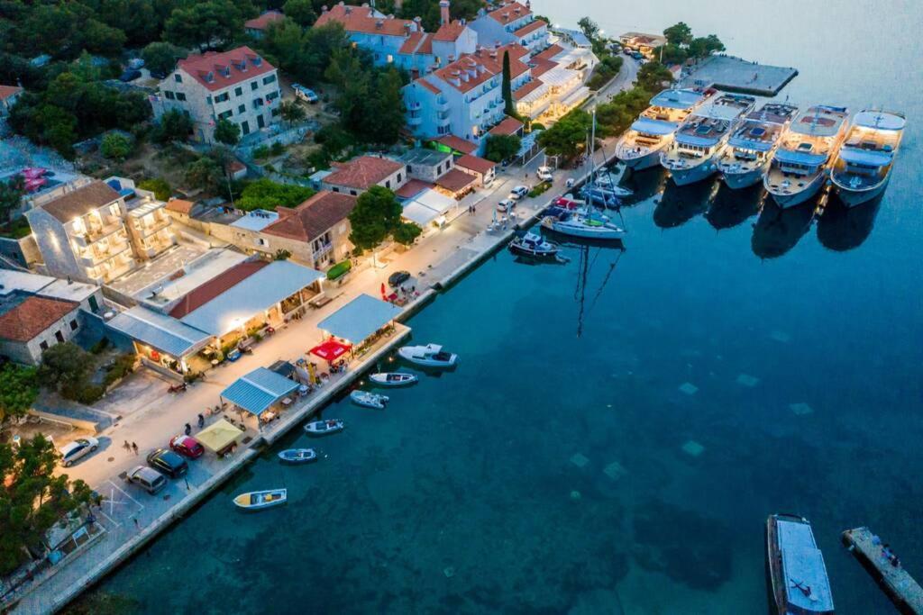 Corallium Pomena Dış mekan fotoğraf